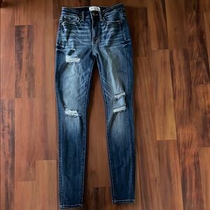 BKE Blue high rise Skinny Jeans with Distressed Style
